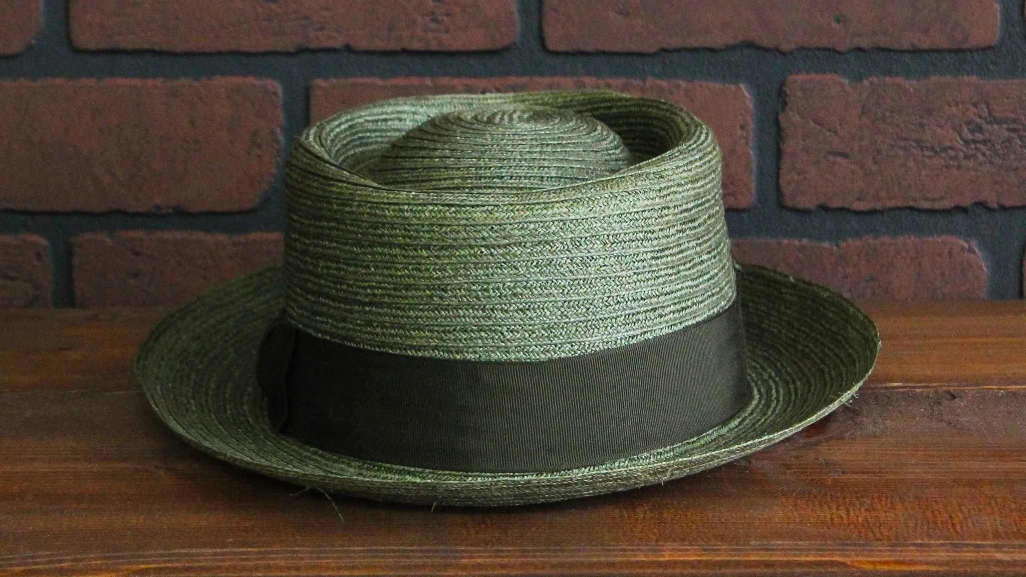 Forest Green Porkpie Hat (Paglina Straw)