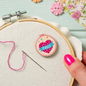 Maker Pincushion Magnetic Needle Minder