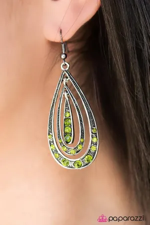 Paparazzi Earring ~ Kiss Me In The Rain - Green