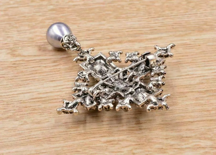 Stunning vintage look silver plated king cross celebrity brooch broach pin b49w